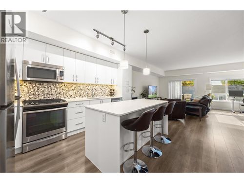 74-680 Old Meadows Rd, Kelowna, BC, V1W5L4 | Card Image