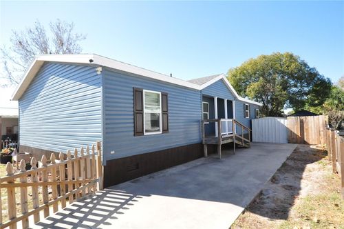 4 Cayman Cir, UMATILLA, FL, 32784-9078 | Card Image