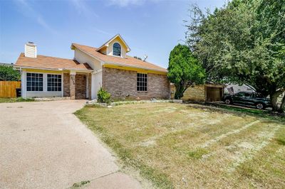 10004 Pack Saddle Trail, House other with 3 bedrooms, 2 bathrooms and null parking in Fort Worth TX | Image 2