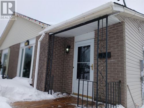 125 Laurier Rd, Elliot Lake, ON, P5A2V1 | Card Image