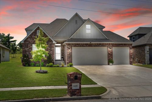 6426 148th St, Bixby, OK, 74008-4230 | Card Image