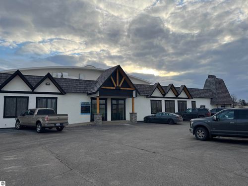 400 W Main St, Gaylord, MI, 49735-1876 | Card Image