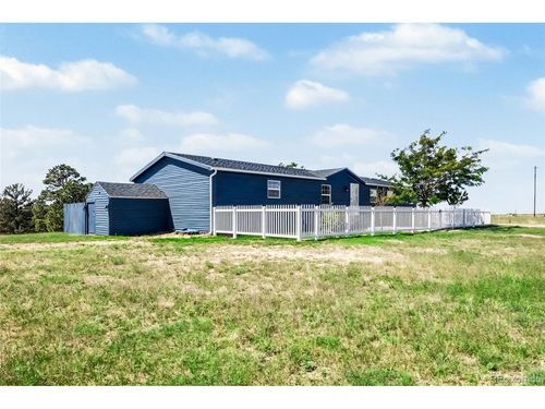 40945 Topaz Dr, Deer Trail, CO, 80105-7930 | Card Image