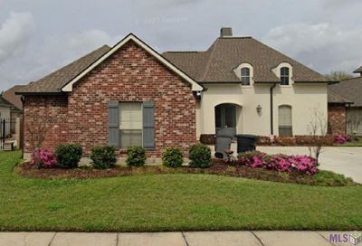 8828 Glenfield Dr, House other with 4 bedrooms, 3 bathrooms and null parking in Baton Rouge LA | Image 2