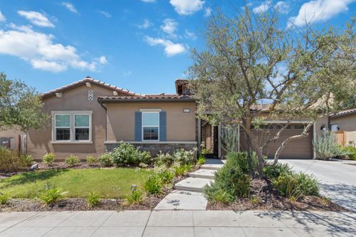 911 Highland Rd W, Madera, CA, 93636-8147 | Card Image