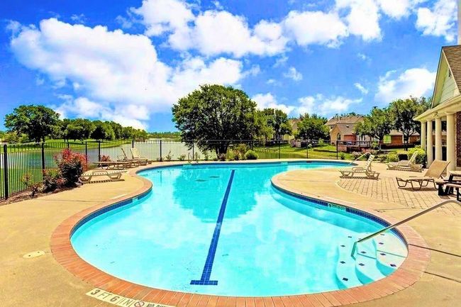 22 Crestview Trl, House other with 4 bedrooms, 3 bathrooms and 3 parking in Houston TX | Image 39