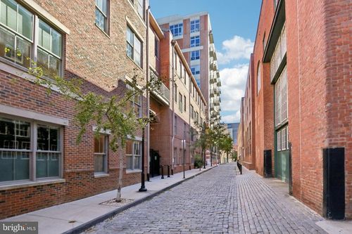 c1-133 N Bread St, PHILADELPHIA, PA, 19106-4602 | Card Image