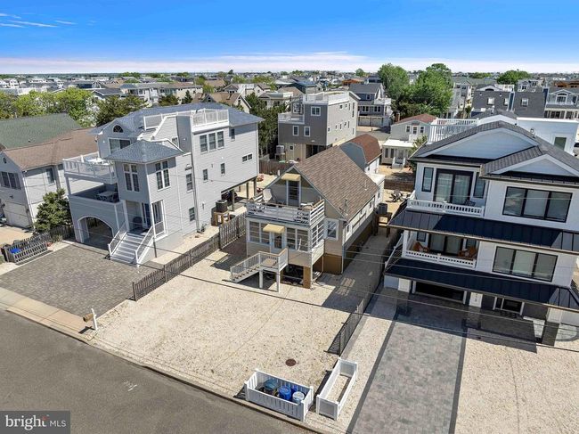 215 W 23 Rd St, House other with 3 bedrooms, 1 bathrooms and null parking in SHIP BOTTOM NJ | Image 46