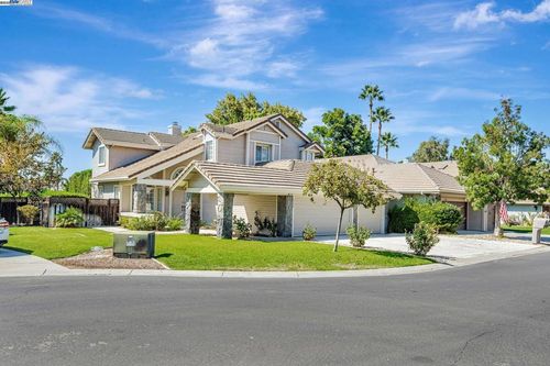 2236 Colonial Ct, Discovery Bay, CA, 94505-9216 | Card Image