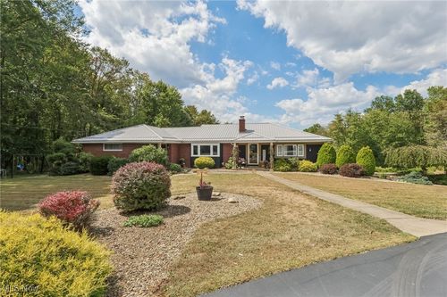 737 Moore Ln, East Palestine, OH, 44413-2255 | Card Image