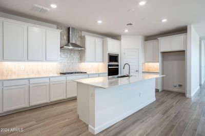 Light and bright kitchen finishes | Image 2