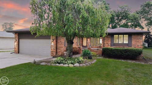 49300 Bayshore Dr, Chesterfield, MI, 48047-3449 | Card Image
