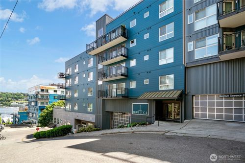 808-701 Galer St, Seattle, WA, 98109-3557 | Card Image