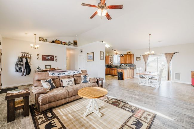 444 Rawlings Dr, House other with 3 bedrooms, 2 bathrooms and null parking in Spring Creek NV | Image 6