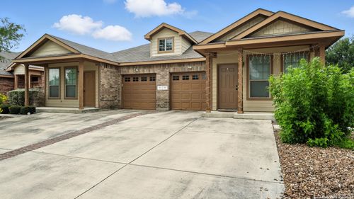557 Creekside Cir, New Braunfels, TX, 78130-6193 | Card Image