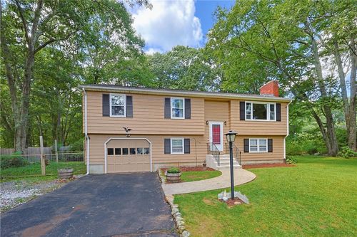 685 Twin Brook Ln, Coventry, RI, 02816-4615 | Card Image