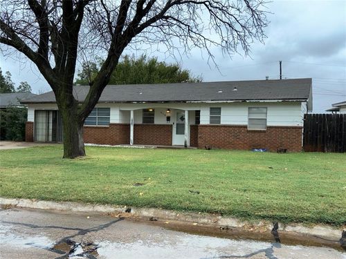 2110 3rd Street, Woodward, OK, 73801 | Card Image