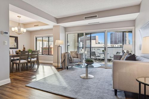 608-1201 Yale Place, Minneapolis, MN, 55403 | Card Image