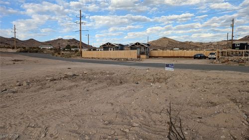 569 W Ward St, Beatty, NV, 89003-8035 | Card Image