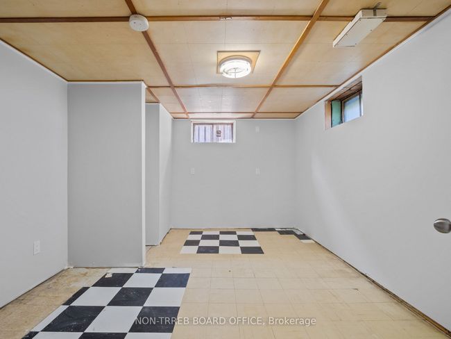 7361 Merritt Ave, House other with 3 bedrooms, 2 bathrooms and 3 parking in Niagara Falls ON | Image 32