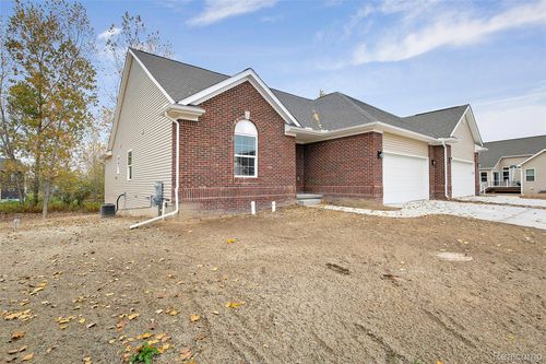 13339 Whispering Pines Ct, Linden, MI, 48451-8866 | Card Image
