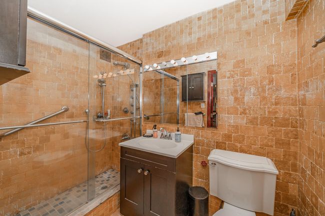 Bathroom | Image 12