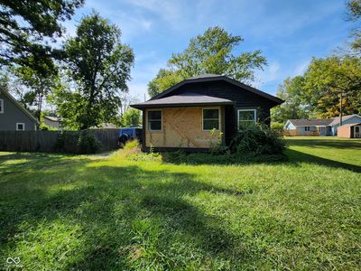 6830 Evanston Avenue, House other with 3 bedrooms, 2 bathrooms and null parking in Indianapolis IN | Image 2