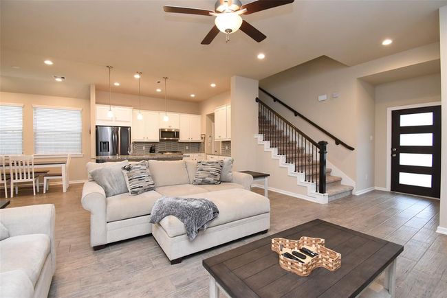 Living Room | Image 10