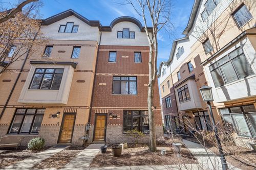 420 Pennsylvania Way, Oak Park, IL, 60302-4448 | Card Image