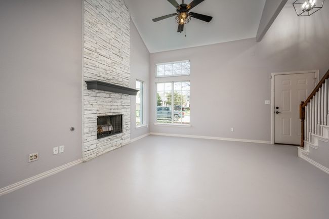 500 Mattie Ln, House other with 3 bedrooms, 3 bathrooms and null parking in Lake Dallas TX | Image 4