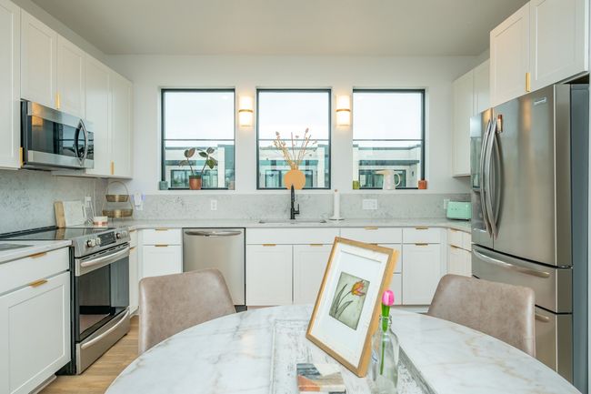 1327 Keosauqua Way, Condo with 2 bedrooms, 3 bathrooms and null parking in Des Moines IA | Image 9