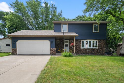 3849 Gresham Way N, Oakdale, MN, 55128-3131 | Card Image