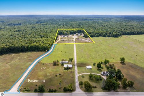 17437 Almira Rd, Lake Ann, MI, 49650-9600 | Card Image