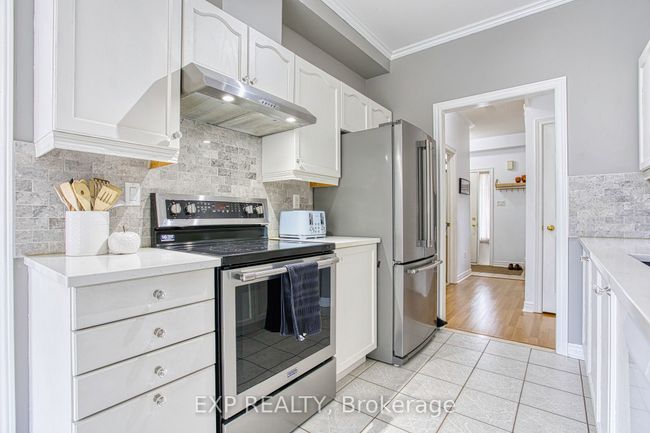 35 Stevenson St, House attached with 5 bedrooms, 3 bathrooms and 2 parking in Ancaster ON | Image 16