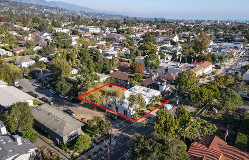 2034 De La Vina St, Santa Barbara, CA, 93105-3814 | Card Image