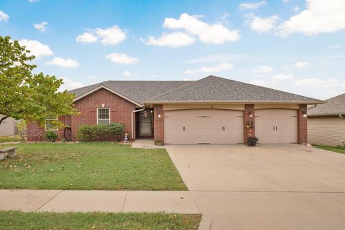 2022 W Smith St, Springfield, MO, 65803-7838 | Card Image