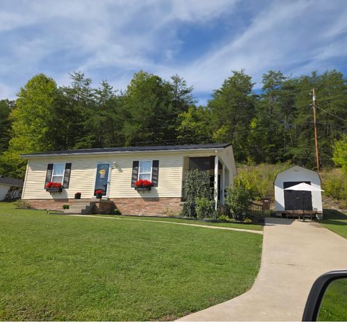 77 Scott Hill Rd, Irvine, KY, 40336-7647 | Card Image