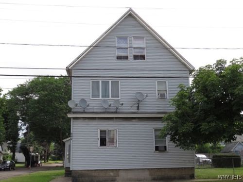 699 Oliver St, North Tonawanda, NY, 14120-4072 | Card Image