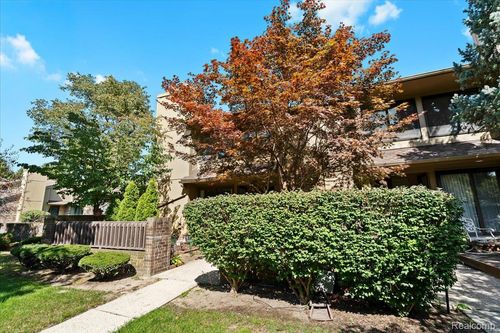 1737 S Hill Blvd Boulevard E, Bloomfield Hills, MI, 48304 | Card Image