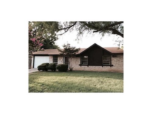 1067 Elmwood Dr, Lewisville, TX, 75067-5013 | Card Image