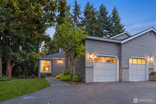 325 7th Avenue S, Kirkland, WA, 98033 | Card Image
