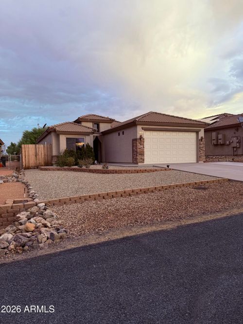 27170 S Bennett Way, Congress, AZ, 85332-0020 | Card Image