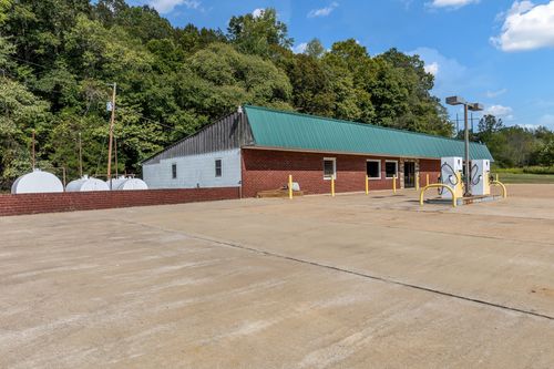 1271 Highway 50 E, Centerville, TN, 37033-5128 | Card Image