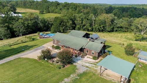 300 Tom Hunter Rd, Pilot Mountain, NC, 27041-6209 | Card Image