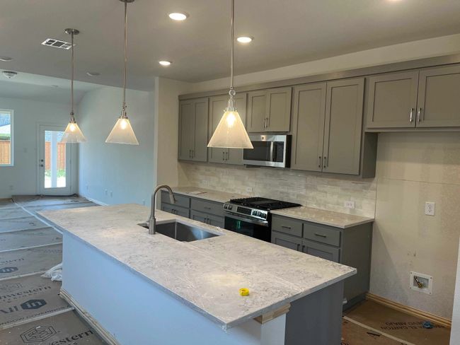 14130 Gallatin St, House other with 4 bedrooms, 3 bathrooms and null parking in Pilot Point TX | Image 6