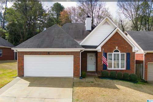 3193 Boxwood Dr, Hoover, AL, 35216-4696 | Card Image