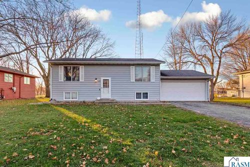 2059 Roe Crest Dr, North Mankato, MN, 56003-3434 | Card Image