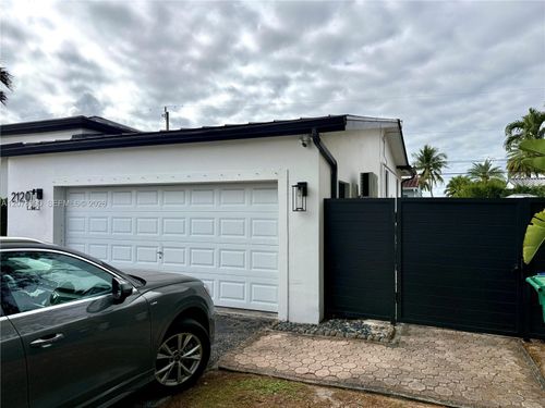 adu-2120 Sw 83rd Ave, Miami, FL, 33155-1140 | Card Image