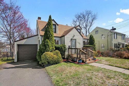 594 S Quaker Ln, West Hartford, CT, 06110-1025 | Card Image