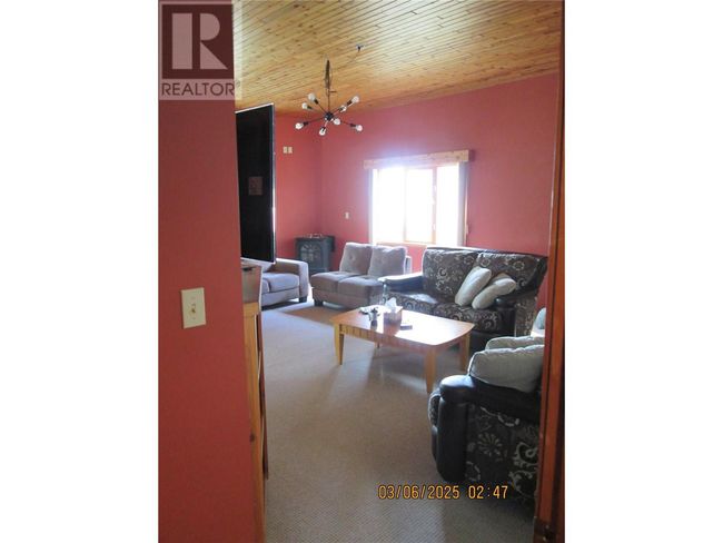 5305 Meadow Creek Cres, House other with 4 bedrooms, 3 bathrooms and 5 parking in Celista BC | Image 35